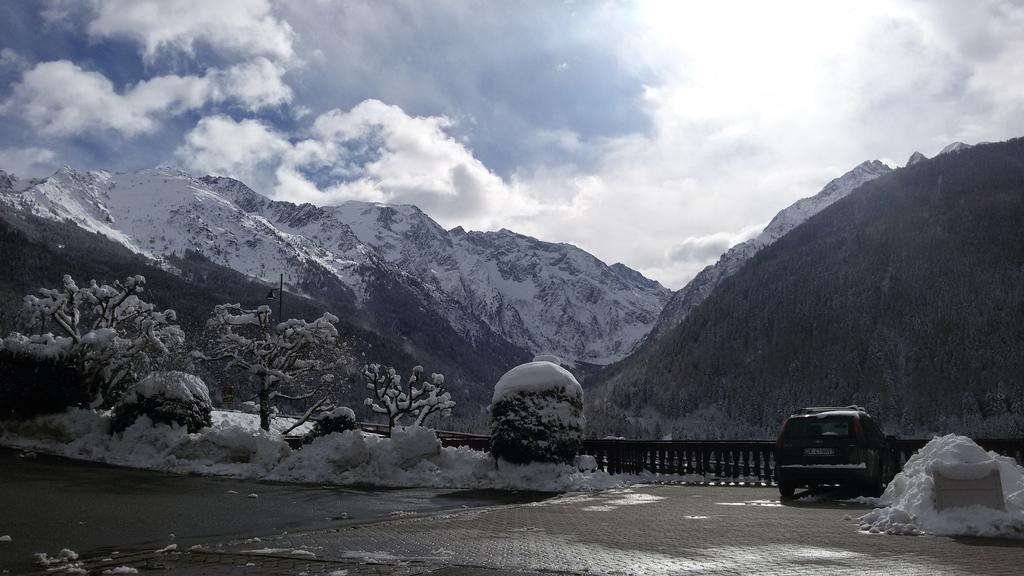 Hotel Veduta Dell'Adamello Temù Kültér fotó