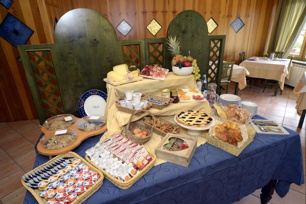 Hotel Veduta Dell'Adamello Temù Kültér fotó
