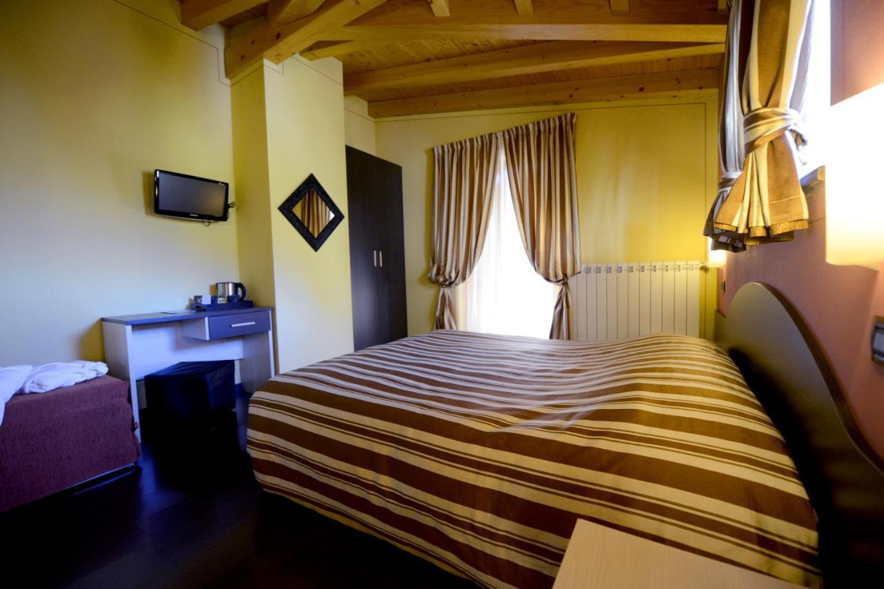 Hotel Veduta Dell'Adamello Temù Kültér fotó
